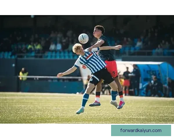 阿贾克斯近期比赛节奏频繁，状态回暖值得关注